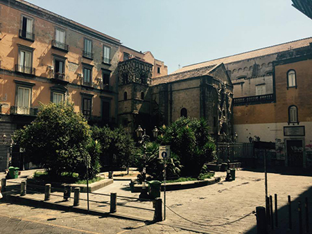 Largo San Giovanni Maggiore, Napoli