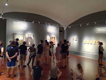 I ragazzi di Libera alla mostra 'Incontri sensibili' a Capodimonte