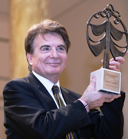 Paolo Limiti riceve il Premio Operetta