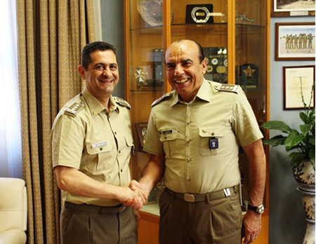 Il Comandante Logistico dell'Esercito, Gen. C.A. Francesco Paolo Figliuolo, e il Gen. C.A. Antonio Zambuco con i nuovi gradi