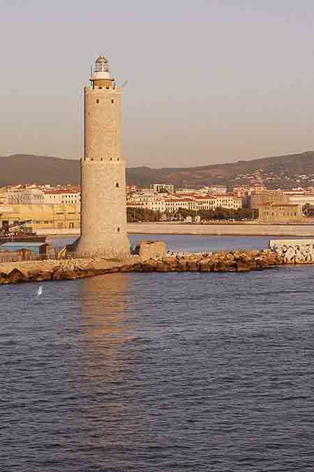 Faro di Livorno ph Marina Militare