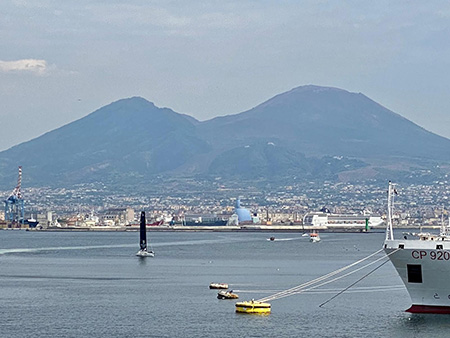 'Marina Militare Nastro Rosa Tour' a Napoli